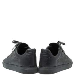 مملوكة مسبقًا حذاء رياضي بالنسياغا منخفض من أعلى أرنا جلد رمادي مقاس 43