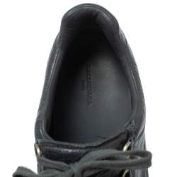 مملوكة مسبقًا حذاء رياضي بالنسياغا منخفض من أعلى أرنا جلد رمادي مقاس 43