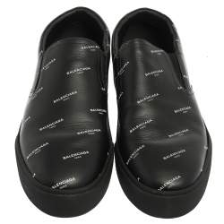 Pre Owned حذاء رياضي بالنسياغا سليب أون جلد طباعة شعار أسود مقاس 45