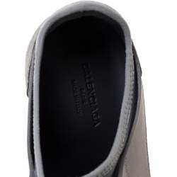 Pre Owned حذاء رياضى بالنسياغا ريس رانر جلد وتريكو رمادى مقاس 40