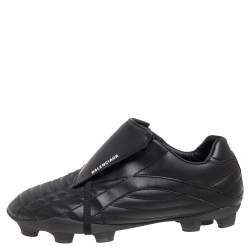 Pre Owned حذاء رياضي كرة قدم بالنسياغا جلد أسود مطبوع شعار الماركة مقاس 43