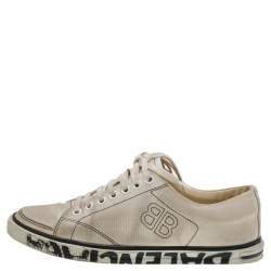 مملوكة مسبقًا حذاء رياضي بالنسياغا منخفض أعلى ممزق ماتش كانفاس أبيض مقاس 36