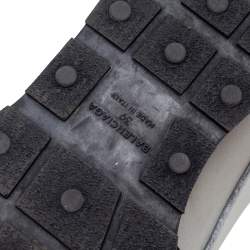 Pre Owned حذاء رياضي بالنسياغا رايس رونر قماش وجلد رصاصي/فضي مقاس 39