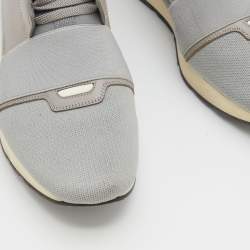 مملوكة مسبقًا حذاء رياضي بالنسياغا جلد وقماش تريكو رصاصي ريس رانر عنق منخفض مقاس 45