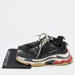 مملوكة مسبقًا Balenciaga Black Leather and Mesh Triple S Sneakers Size 46