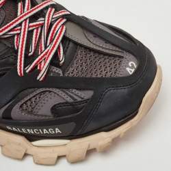 Pre Owned Balenciaga Black/Grey Leather and Mesh Track Sneakers Size 42