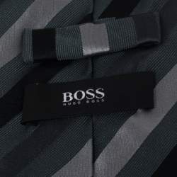 مملوكة مسبقًا ربطة عنق بوس باي هوغو بوس حرير مخطط مائل رمادي داكن