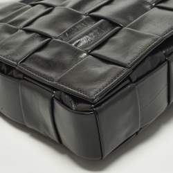 مملوكة مسبقًا حقيبة كاسيت كتف بوتيغا فينيتا جلد انتريشياتو ماكسي أسود