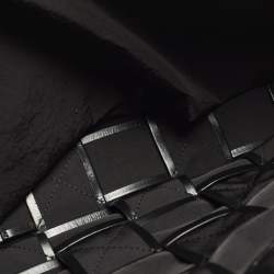 مملوكة مسبقًا حقيبة كاسيت كتف بوتيغا فينيتا جلد انتريشياتو ماكسي أسود