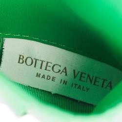 مملوكة مسبقًا Bottega Veneta Dark Green Intrecciato Leather Bifold Wallet