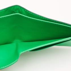 مملوكة مسبقًا Bottega Veneta Dark Green Intrecciato Leather Bifold Wallet
