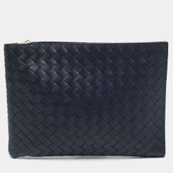 مملوكة مسبقًا حقيبة صغيرة بوتيغا فينيتا جلد إنتريتشاتو أزرق بحري بسحاب دائري