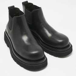 مملوكة مسبقًا Bottega Veneta Black Leather Lug Chelsea Boots Size 44