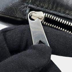 مملوكة مسبقًا Bottega Veneta Maxi Intrecciato Cassette Sling Bag Black Leather Size Mini