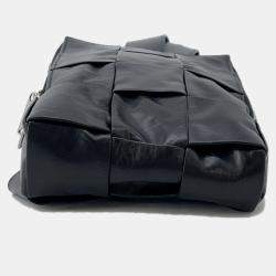 مملوكة مسبقًا Bottega Veneta Maxi Intrecciato Cassette Sling Bag Black Leather Size Mini