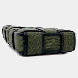 Pre Owned حافظة هاتف كاسيت �جلد وقماش أخضر وأسود بوتيغا فينيتا