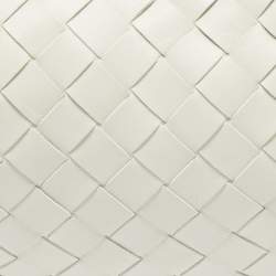 مملوكة مسبقًا Bottega Veneta Buddy Off White Intrecciation Leather Crossbody Bag