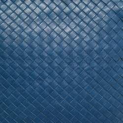 Pre Owned حقيبة ماسنجر بوتيغا فينيتا جلد انتريشياتو أزرق/أسود