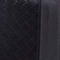 مملوكة مسبقًا محفظة بوتيغا فينيتا كومباكت  جلد إنترشياتو رصاصي / أسود طية ثنائية