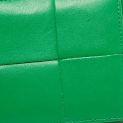Pre Owned Bottega Veneta Green Intrecciato Leather Cassette Bifold Wallet