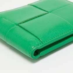 Pre Owned Bottega Veneta Green Intrecciato Leather Cassette Bifold Wallet