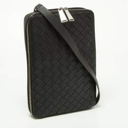 Pre Owned Bottega Veneta Black Intrecciato Leather Zip Messenger Bag