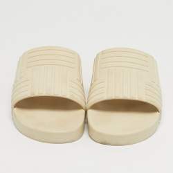 Pre Owned Bottega Veneta Beige Rubber Pool Slippers Size 36