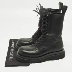 Pre Owned حذاء بوت كومبات بوتيغا فينيتا جلد أسود مقاس 40