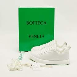 مملوكة مسبقًا Bottega Veneta Pillow Size 43 White Leather Low Top Sneakers