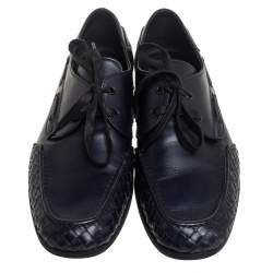 مملوكة مسبقًا Bottega Veneta Navy Blue Intrecciato and Leather Lace Up Driving Loafers Size 43