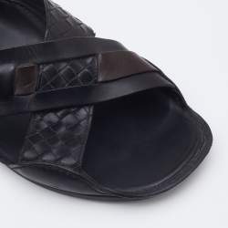 Pre Owned Bottega Veneta Black/Dark Brown Intrecciato Leather Criss Cross Flat Sandals Size 42.5