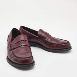 مملوكة مسبقًا Bottega Veneta Burgundy Leather Slip On Loafers Size 41.5