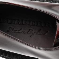 Pre Owned حذاء ديربي بربري كريبرز جلد عنابي مغزول برباط مقاس 44