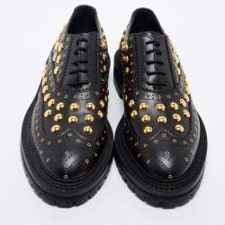 مملوكة مسبقًا Burberry Black Leather Deardown Studded Oxfords Size 41