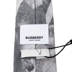 Pre Owned Burberry Grey Rave Print Classic Cut Silk Tie
