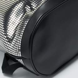 Pre Owned حقيبة ظهر بربري شمواه وجلد بتأثير مرآة أسود/فضي مع رباط للشد