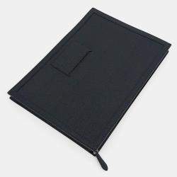 مملوكة مسبقًا حقيبة يد صغيرة بربري جلد أسود