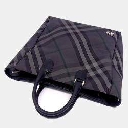 Pre Owned حقيبة يد وربطة كتف بربري جاكار سوداء