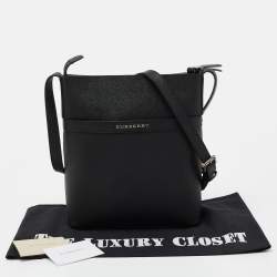 Pre Owned Burberry Black Leather Messenger Bag