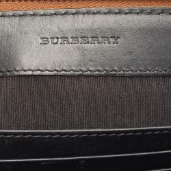 Pre Owned Burberry Black Leather Wristlet Zip Pouch
