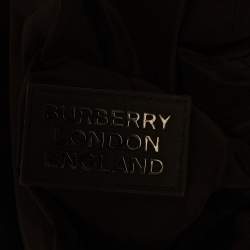 Pre Owned جاكيت بربري بقلنسوة قابل للعكس صناعي كاروهات أسود مقاس صغير جداً