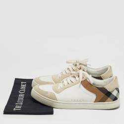 مملوكة مسبقًا حذاء رياضي بربري كانفاس كارو أبيض/رمادي وجلد برباط مقاس 42