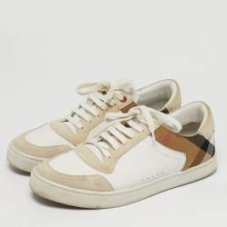 مملوكة مسبقًا حذاء رياضي بربري كانفاس كارو أبيض/رمادي وجلد برباط مقاس 42