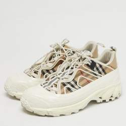 Pre Owned حذاء رياضي بربري قماش كاروهات هاوس أبيض/بيج ورباط مطاطي أرثر مقاس 43