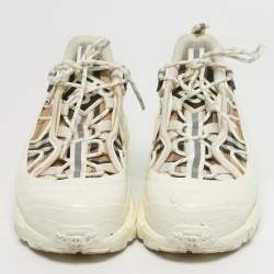 Pre Owned حذاء رياضي بربري قماش كاروهات هاوس أبيض/بيج ورباط مطاطي أرثر مقاس 43