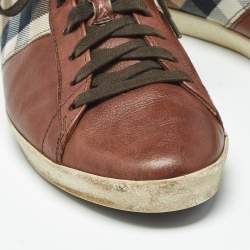 Pre Owned حذاء رياضي بربري لو توب نوفا تشيك قماش وجلدي بني مقاس 43