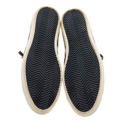 Pre Owned حذاء رياضي بربري كانفاس كاروهات وجلد بني عنق مرتفع مقاس 44