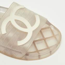 Pre Owned Chanel CC Size 40 Transparent Jelly Flat Slide