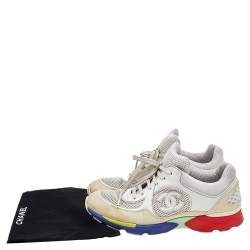 مملوكة مسبقًا حذاء رياضي شانيل منخفض من أعلى سي سي شبك وجلد بيج/ أبيض مقاس 41