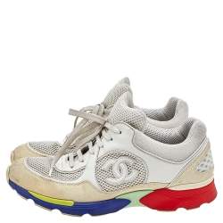 مملوكة مسبقًا حذاء رياضي شانيل منخفض من أعلى سي سي شبك وجلد بيج/ أبيض مقاس 41